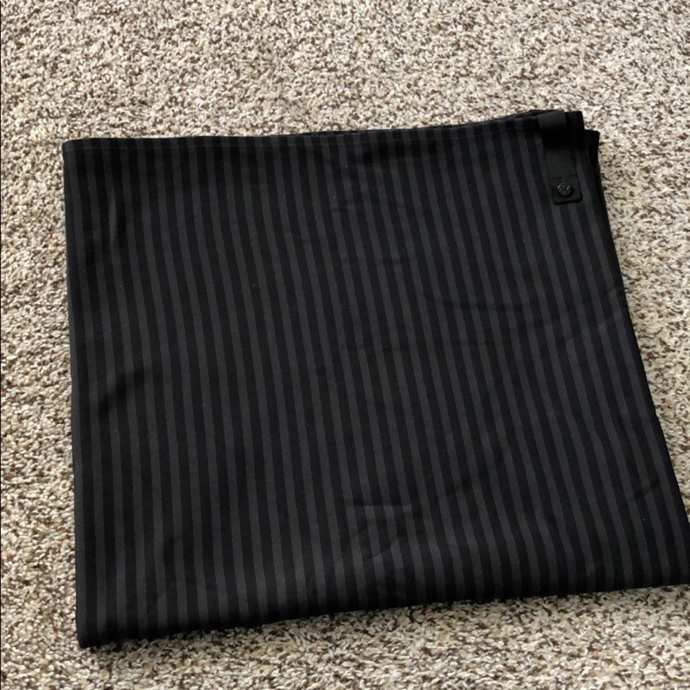 Lululemon Vinyasa Scarf - Black and Gray Striped